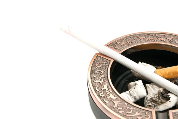Panie papierosa w metalu popielniczka z tyłki — Zdjęcie stockowe
