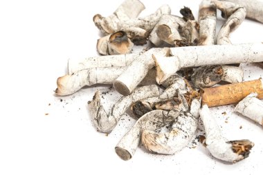 bazı farklı izmaritleri üzerinde beyaz