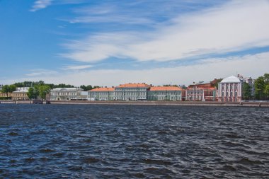 Sahildeki eski evleri