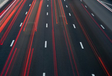 Karayolu yoğun trafik