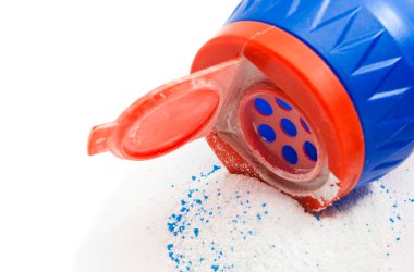 toz beyaz ile mavi şişe