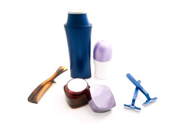jilet, deodorant ve şampuan