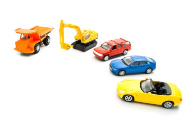 Turuncu kamyon, iş makinesi ve diğer araçların