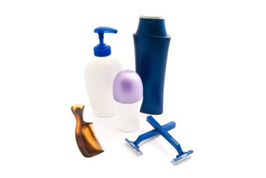 jeli, şampuan, tarak ve deodorant