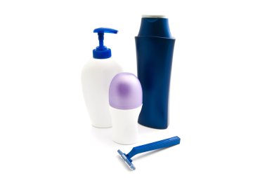 şampuan, mavi jilet ve deodorant