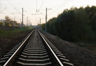 gün boyunca şehir demiryolu parça