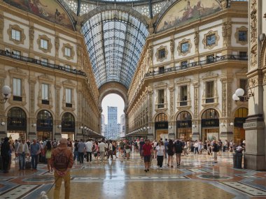 İtalya, Milano 'daki Galleria Vittorio Emanuele II' nin detayları