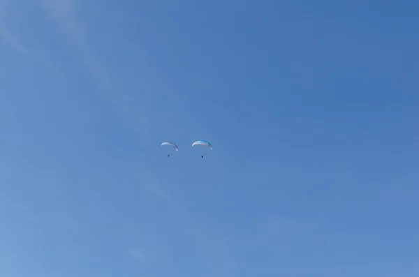 Two paragliders view — Stock Photo, Image