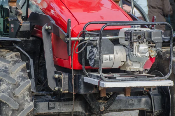 Kırmızı traktör detay — Stok fotoğraf