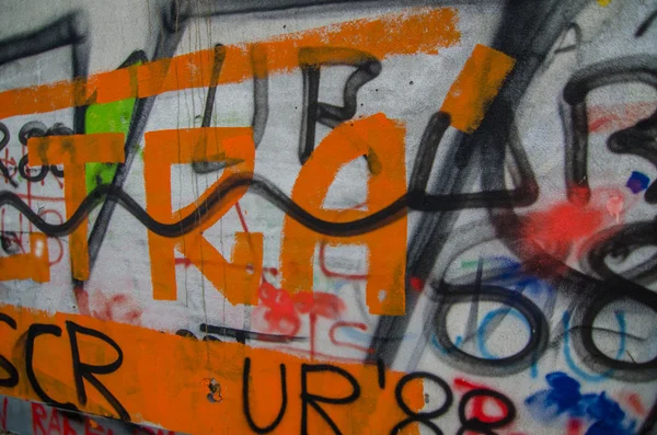 Graffiti an einer Wand — Stockfoto