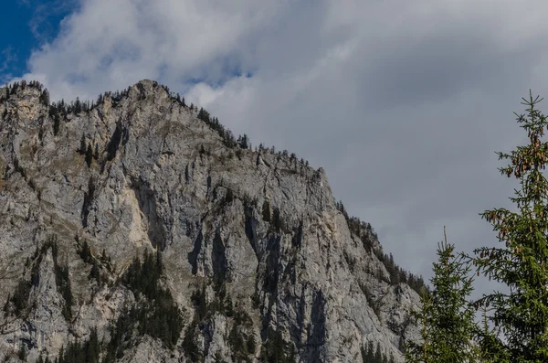 Montaña alta rocosa — Foto de Stock