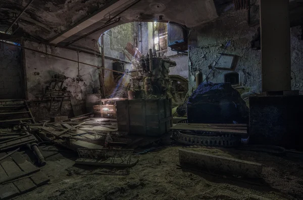 Rayon de lumière dans la cave voûte — Photo