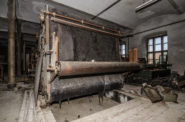 Máquina de tecelagem na fábrica — Fotografia de Stock