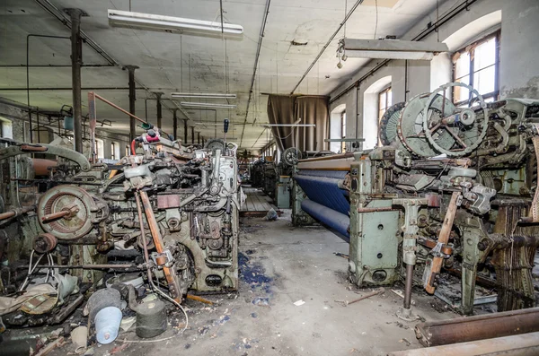 Machines dans l'usine textile — Photo