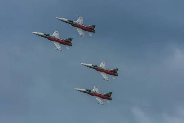 Cuatro Aviones Volando Formación Una Exposición Aérea Verano — Foto de Stock