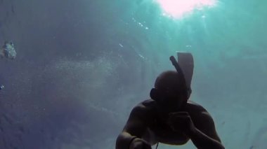 Denizde serbest dalış ve Bali 'de dalgıç