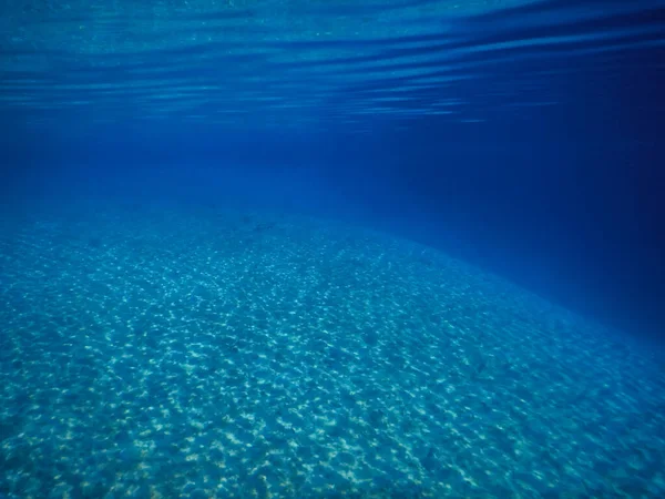 Tiefblaues Klares Meerwasser Mit Reflexion Auf Sandigem Grund Ägypten — Stockfoto