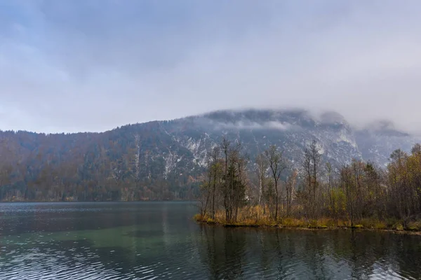 Fog Mountains Lake Autumn While Hiking Austria — Stock Photo, Image