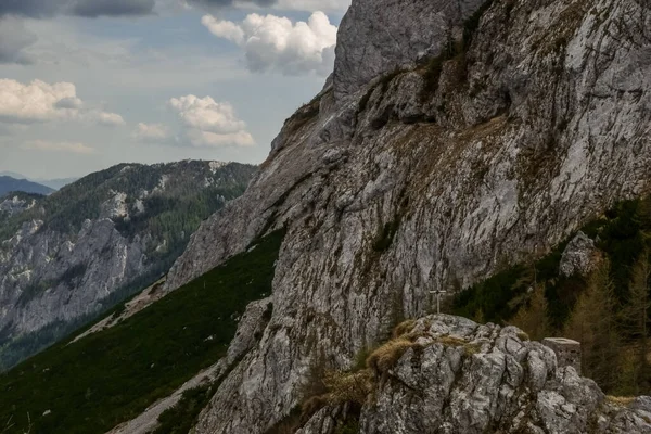 Montanhas Íngremes Enquanto Caminhadas Primavera Áustria — Fotografia de Stock