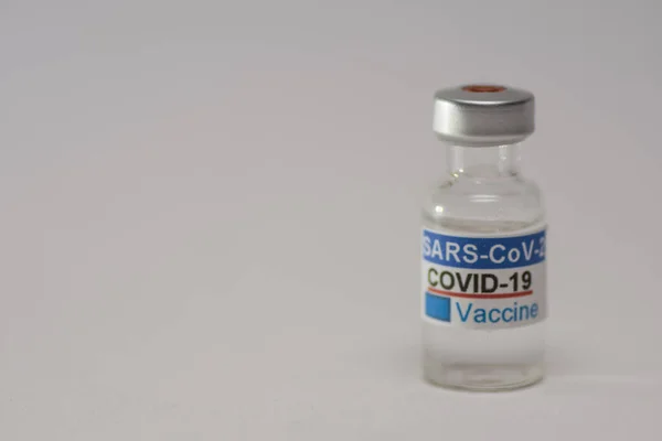 Vaccin Covif Contre Virus Dans Une Bouteille Fond Gris Droit — Photo