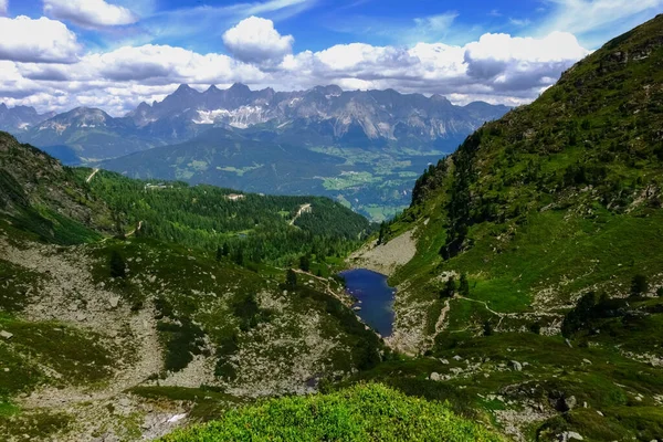 Gorgeous Mountain Lake Mountains While Hiking Vacation — Stock Photo, Image