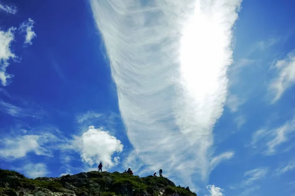 Summit Mountain Huge Contrail Plane Sky — Stock Photo, Image