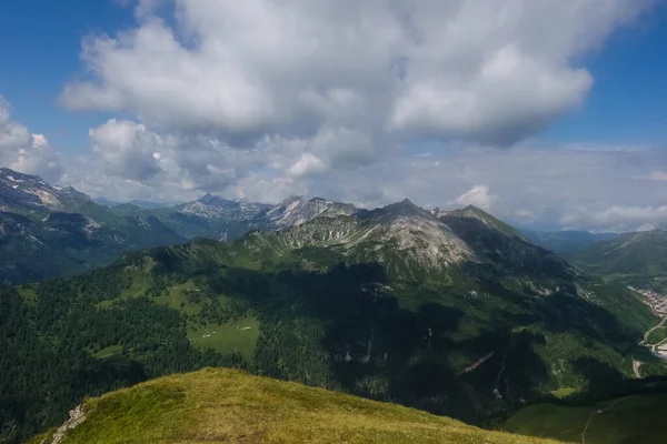 Montañas Maravillosas Con Cumbres Durante Senderismo Verano Austria —  Fotos de Stock