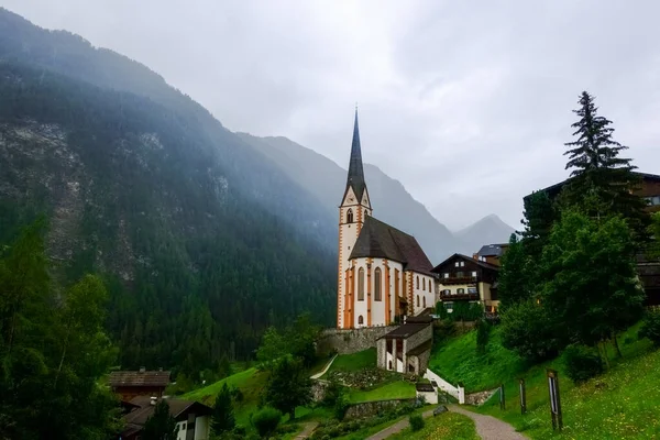 Prachtige Kerk Een Klein Dorpje Bergen Vakantie Oostenrijk — Stockfoto