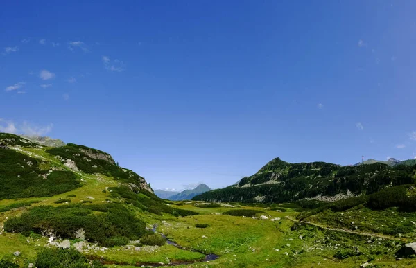 Широкий Вид Гірську Долину Чудовим Зеленим Панорамним Видом Природу — стокове фото