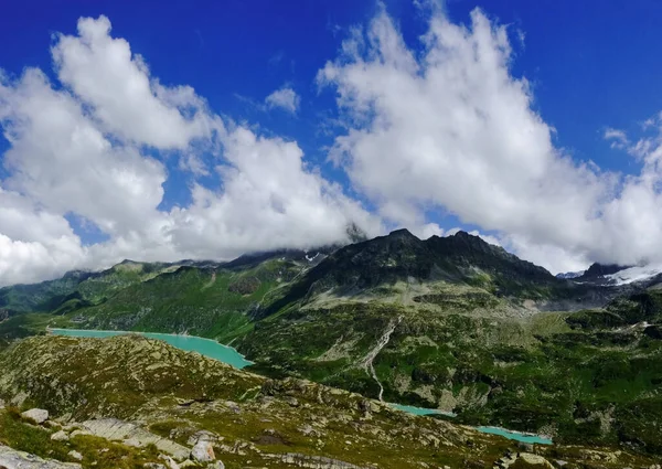 Buzul Dünyasının Panorama Manzarasındaki Deposundan Turkuaz — Stok fotoğraf