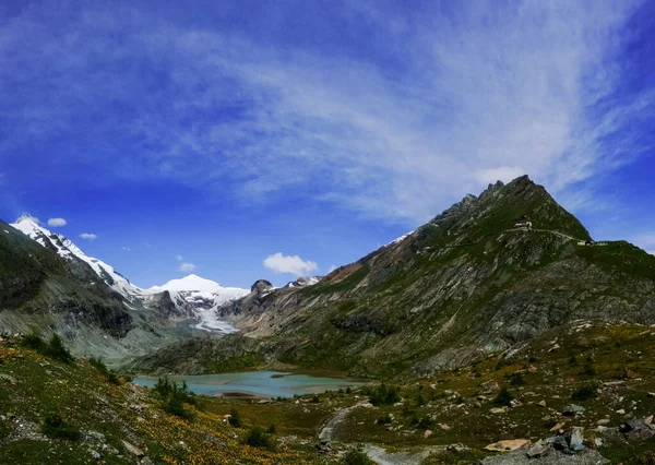 Maravilloso Paisaje Montaña Con Glaciar Vista Panorámica Del Cielo Azul —  Fotos de Stock