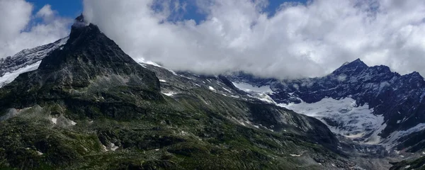 Maravillosas Montañas Rocosas Con Nieve Una Enorme Vista Panorámica Glaciares —  Fotos de Stock