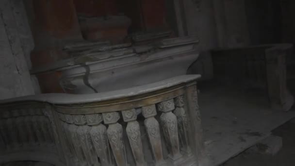被遗弃的教堂祭坛景观 — 图库视频影像