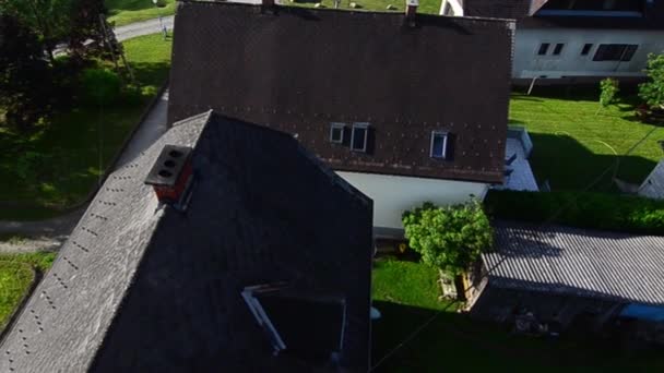 Pairar Sobre Casas Balão Quente Uma Aldeia — Vídeo de Stock