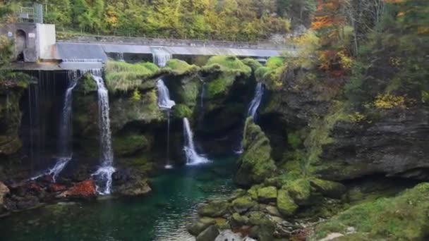 Traunfall Many Small Waterfalls Green Moss Panoramic View — Αρχείο Βίντεο