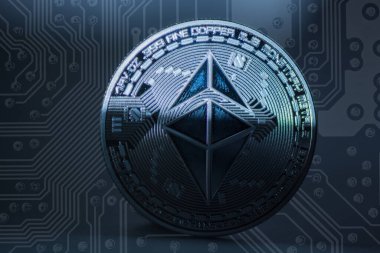 Elektronik devre diyagramı olan ethereum 'dan değerli tek bir mavi eter sikke.