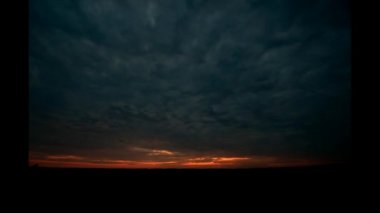 Sunrise düz manzarada timelapse