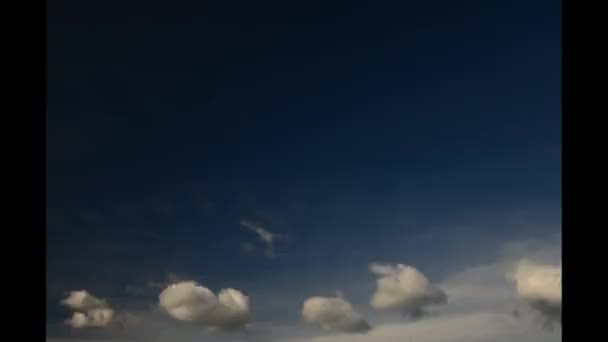 Nuvens únicas na timelapse — Vídeo de Stock