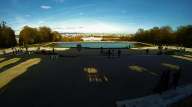İnsanlar zaman atlamalı Viyana'da Schoenbrunn Kalesi
