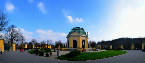 Djurparken i castle i Wien panorama — Stockfoto