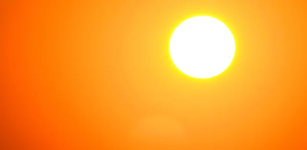 Яркая белая солнечная панорама — стоковое фото