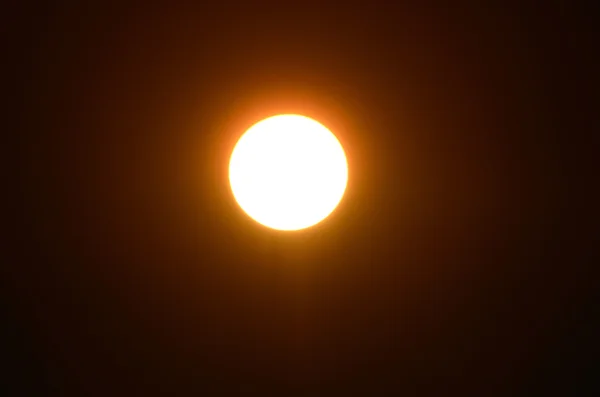 Яркое солнце — стоковое фото