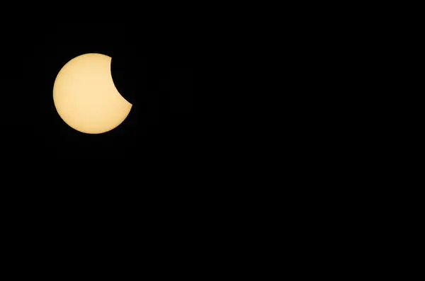 Solar eclipse left — Stock Photo, Image