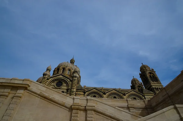 Vackra gamla katedralen i marseille — Stockfoto