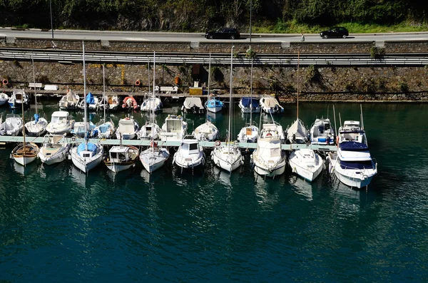 Barcos y coches en Savona —  Fotos de Stock