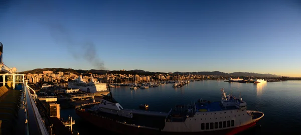 バルセロナの港のパノラマ ビュー — ストック写真