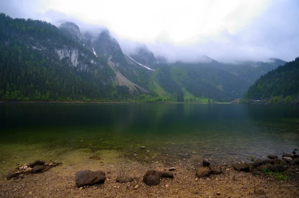 Pedras na margem do lago Gosau — Fotografia de Stock