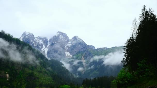 Timelapse Dachstein s mlhou — Stock video