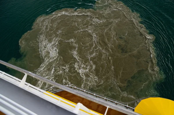 Water swirls in the sea of ship — Stock Photo, Image