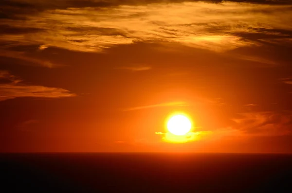 Sun on horizon and sea — Stock Photo, Image
